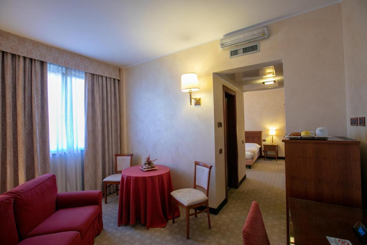 Scia' On Martin Otel Buscate Dış mekan fotoğraf